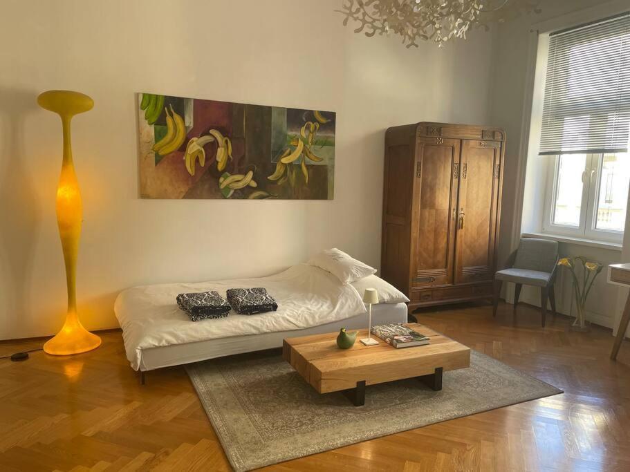 Charmante Innenstadtwohnung Vienna Luaran gambar