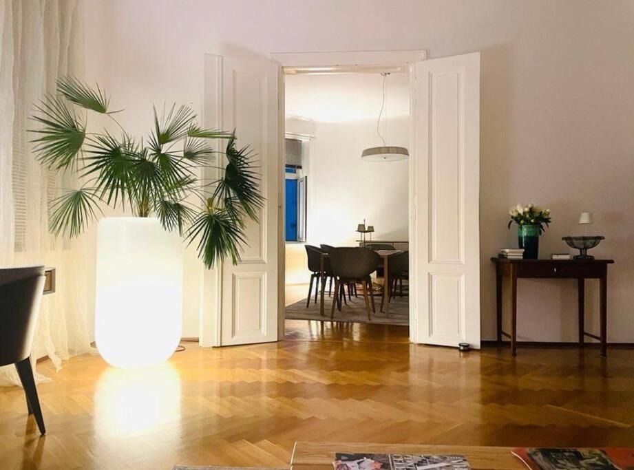 Charmante Innenstadtwohnung Vienna Luaran gambar