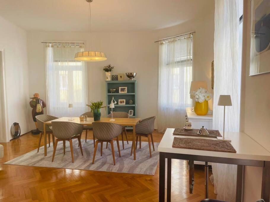 Charmante Innenstadtwohnung Vienna Luaran gambar