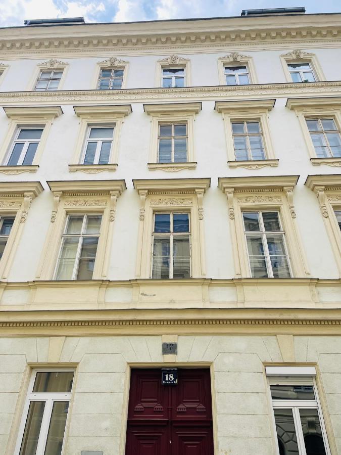 Charmante Innenstadtwohnung Vienna Luaran gambar